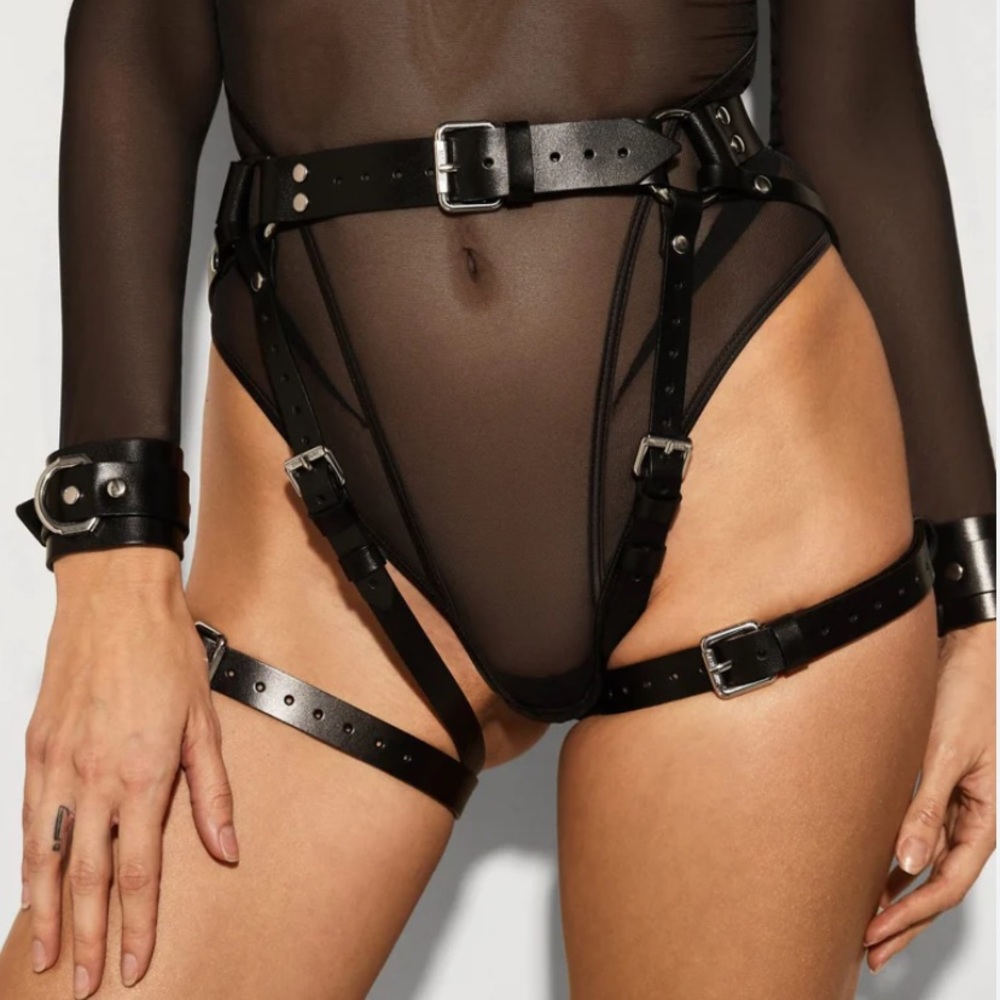 MARIEMUR Marilyn Real Leather Leg Garters with Hand Cuffs